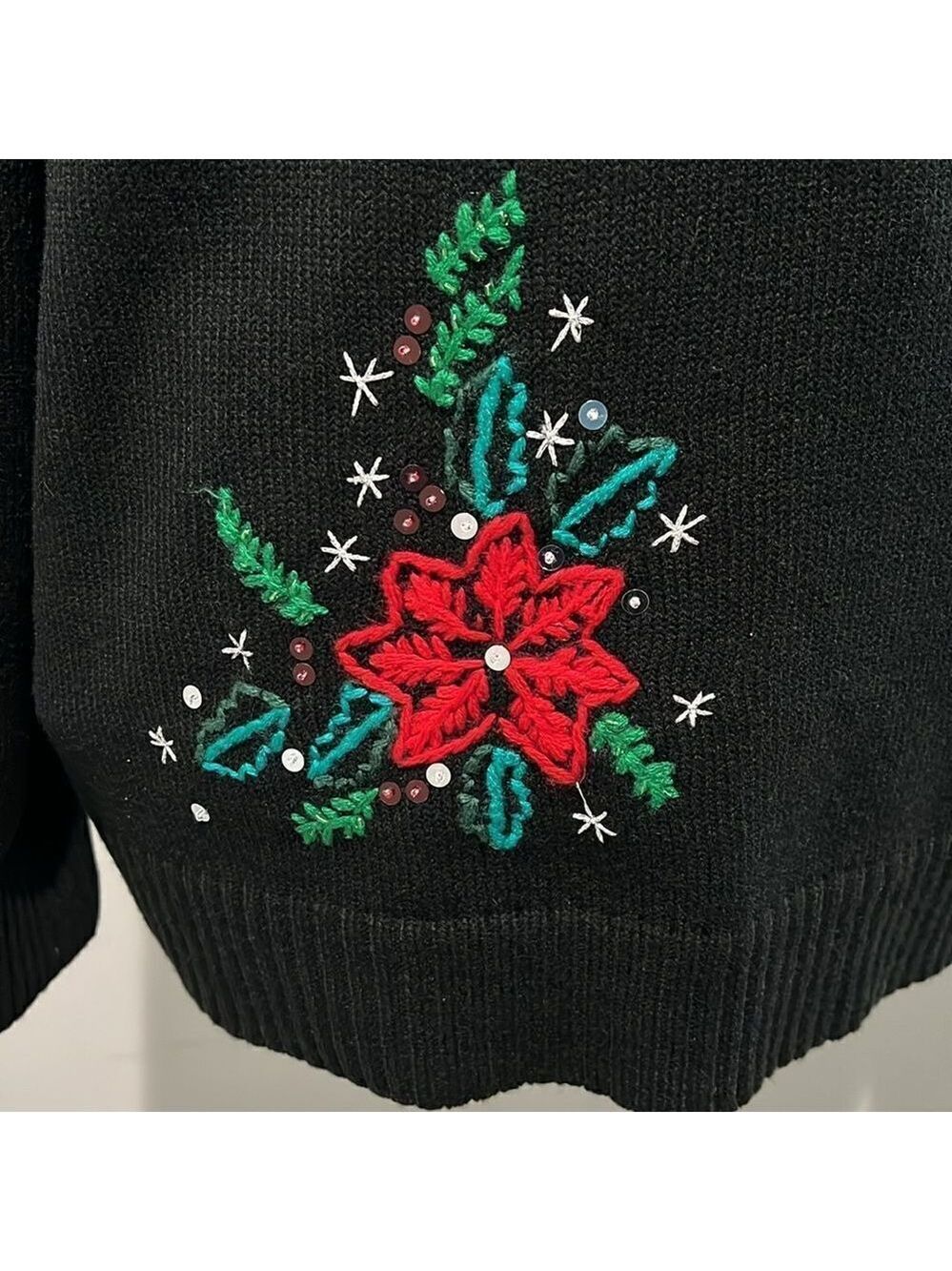 CHRISTMAS sweater with embroidered poinsettias.  Plus size XXL (20) - Picture 6 of 10